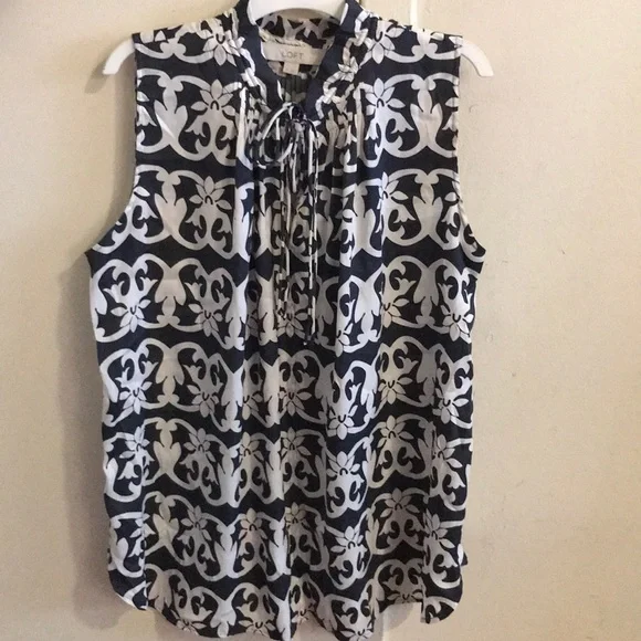 Loft Sleeveless blouse - Picture 2 of 4